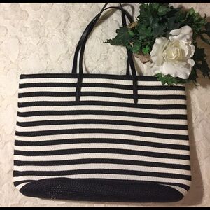 NWOT Buckle Strap Black/White Straw Bucket Tote